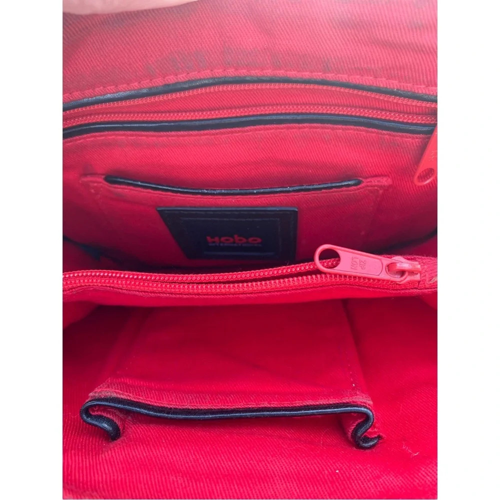 HOBO‎ black leather crossbody bag small VGUC - Picture 5 of 5